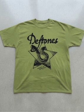 Deftones Snake Star Graphic Green Cotton Gildan T-Shirt